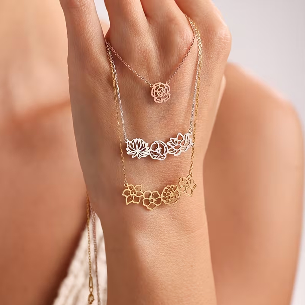 カスタムバースフラワーネックレス ステンレス製 パーソナライ - Birth Flower Necklace のレビューと価格
